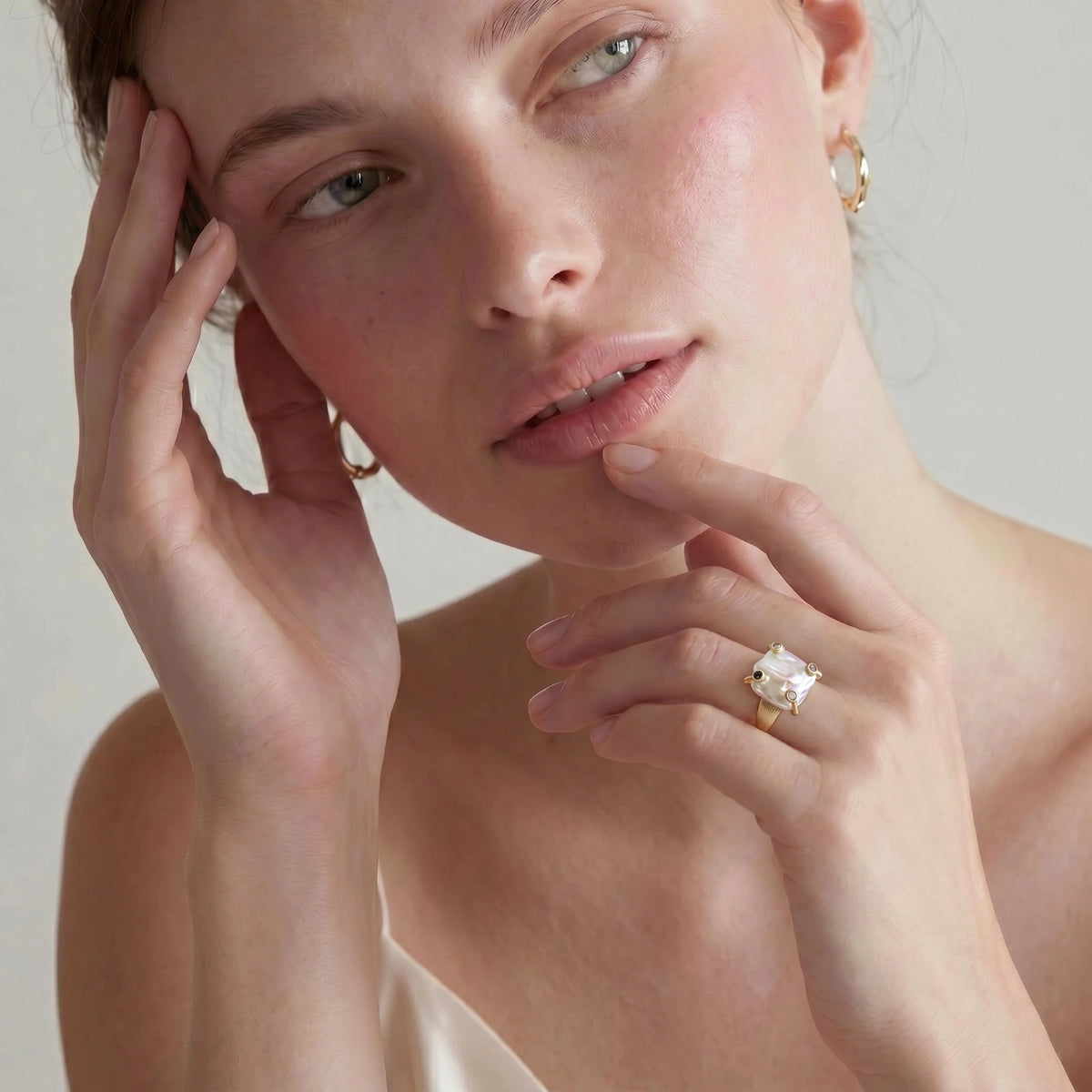 Anello Statement con Perla Barocca